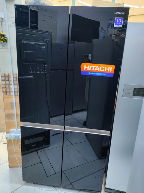 Hitachi 4 Door French style 720 litter Refrigerator