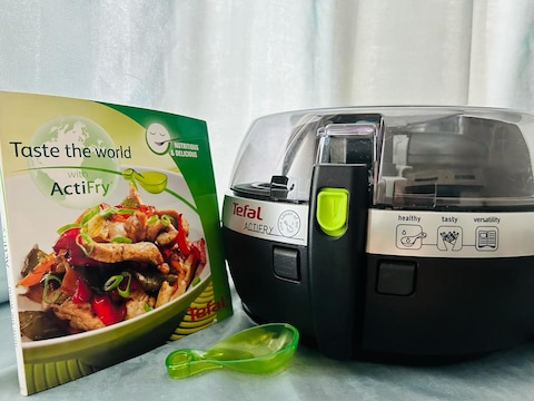 Tefal Actifry Air Fryer with free Recipe book