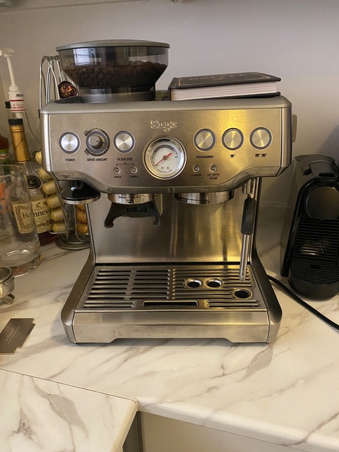 Sage Breville Espresso machine with grinder model BES875