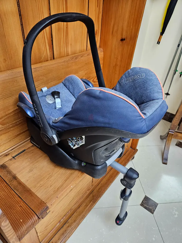 MaxiCosi infant car seat