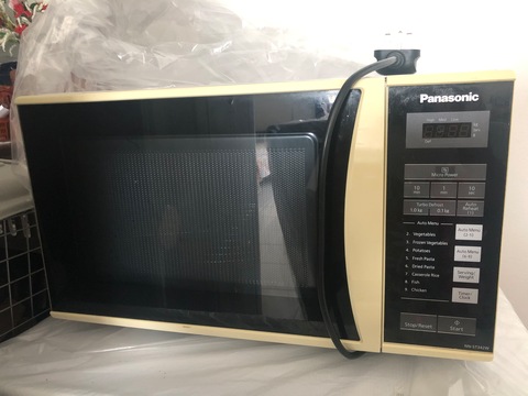 25 Liter Panasonic Microwave Oven model NN-ST342W