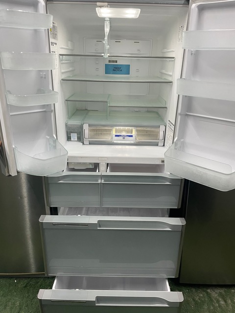 Hitachi new model refrigerator 483L.  180x75x70cm. I have more options. FREE DELIVERY