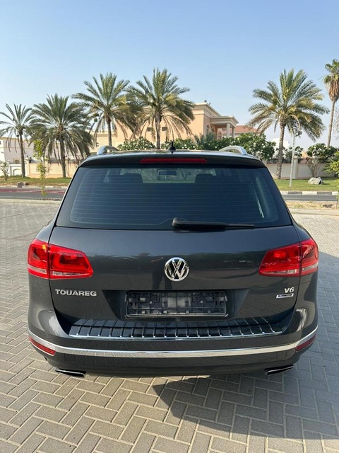 Under Warranty | Well Maintained | Volkswagen Touareg 2016 V6 GCC