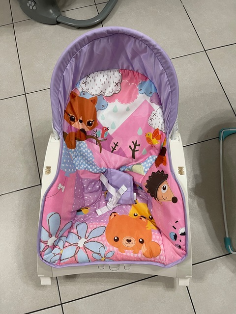 Infants Swing Chair for Free. Pls just come  Pickup