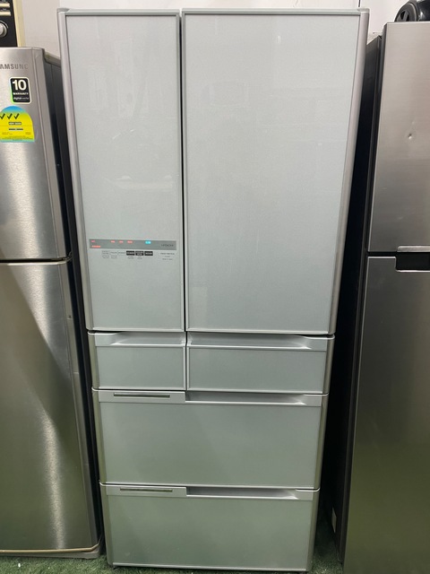 Hitachi new model refrigerator 483L.  180x75x70cm. I have more options. FREE DELIVERY
