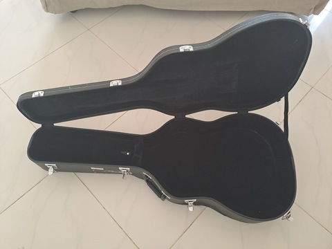 Acoustic-electric Guitarr Cort MR 710F with hardcase