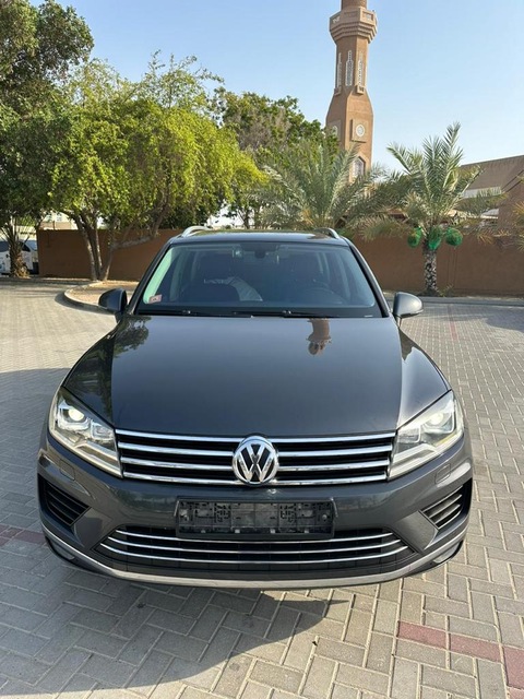Under Warranty | Well Maintained | Volkswagen Touareg 2016 V6 GCC