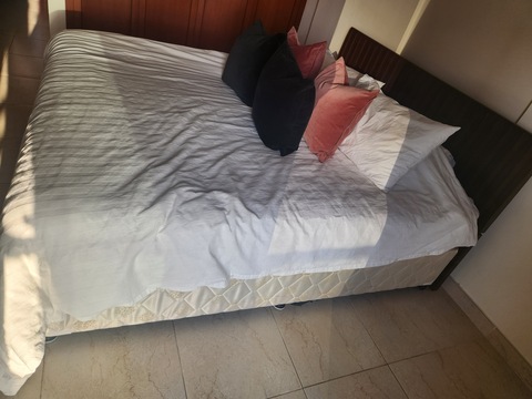 Superking bed, mattress, duvet and cushions
