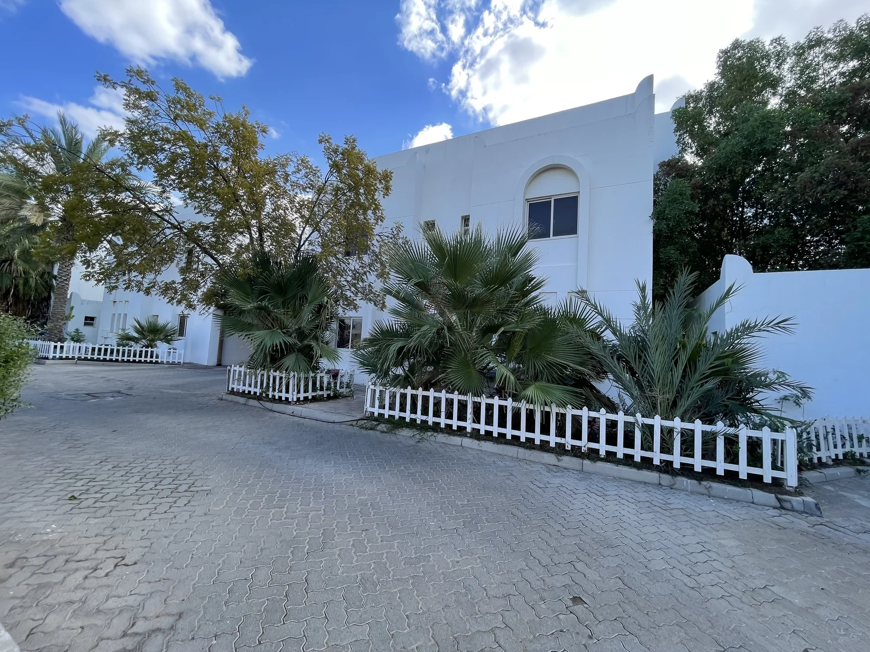 Luxury 4 Bedrooms Villa For Rent:95,00 Ard With Gym Pool Ready To Move