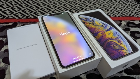 Apple Iphone XS Max 512GB   Silver Colour Its with box and a