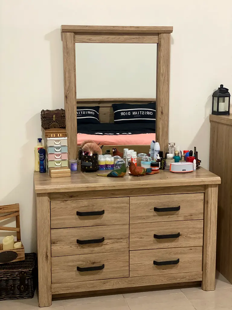 Dressing table