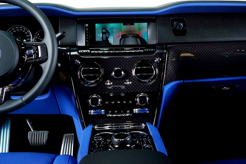 2023 NEW ROLLS ROYCE CULLINAN BLACK BADGE GCC STARLIGHT SANCTUARY