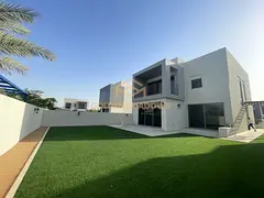 4 Br -e2 | Back To Back | Close To Park
