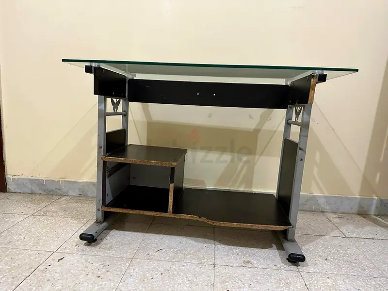 Computer table