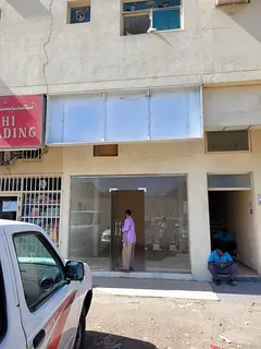 Located Main Road Extra Parking Space