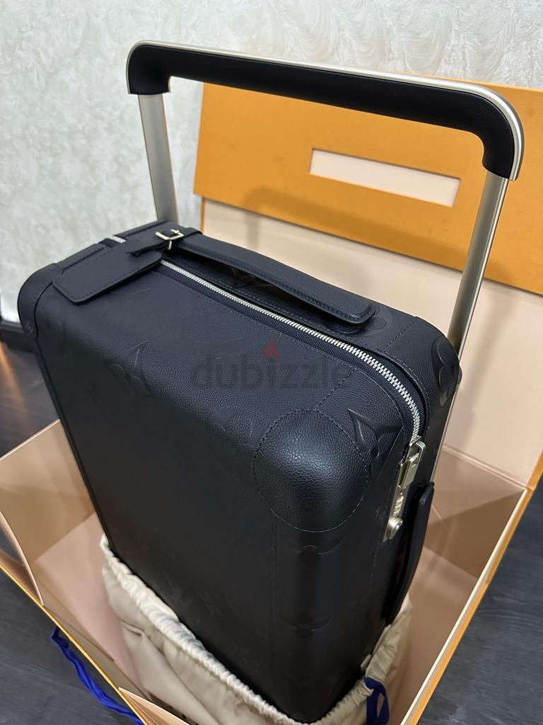 Rent Buy Louis Vuitton Horizon 55 Rolling Luggage