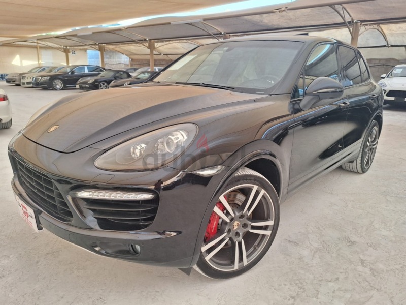 PORSCHE CAYENNE 4.8L TURBO 2012 WITH SUNROOF AND BOSE SOUND SYSTEM CONDITION | dubizzle