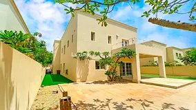 Close To Pool And Park | Landscaped Garden