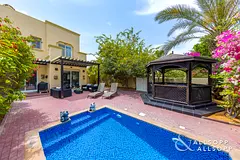 Fully Remodelled 4e | Backing Lake | Pool