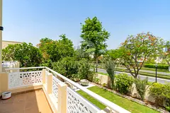 Single Row I Renovated I Mature Garden