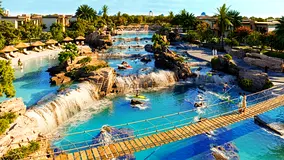 Urban Chic: Stunning 4-bedroom Townhouse Retreat