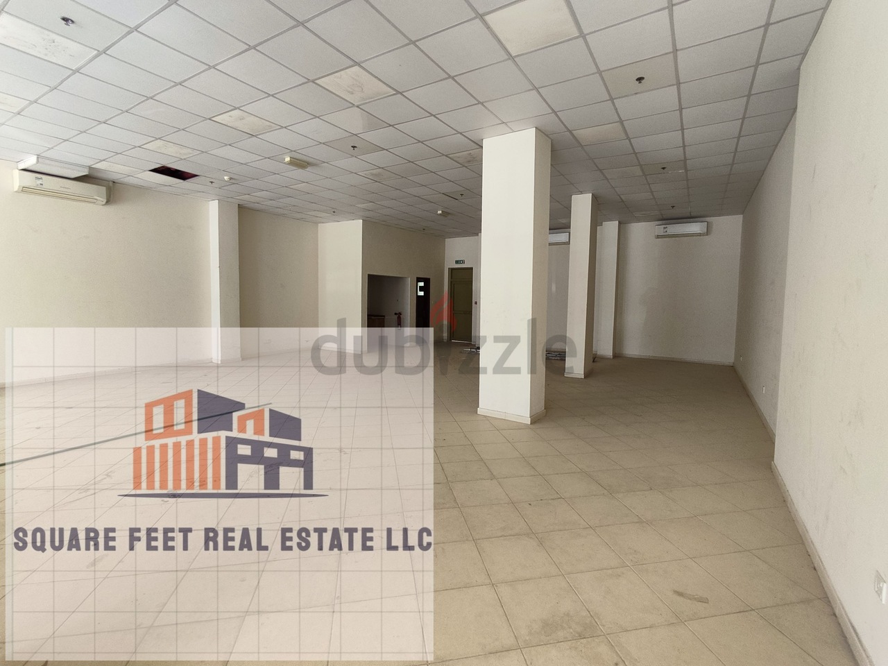 Main Road Facing Showroom For Urgent Lease !!