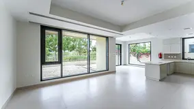Vacant | Single Row | Close To Pool