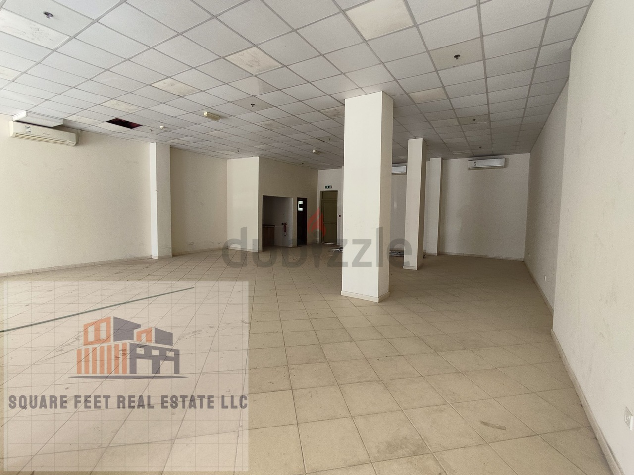 Main Road Facing Showroom For Urgent Lease !!