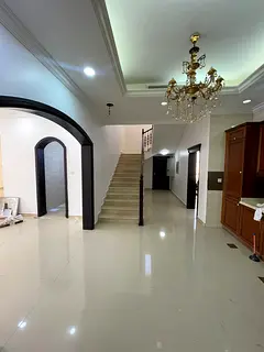 6 Bedrooms/ Private Parking Area/ Majilis