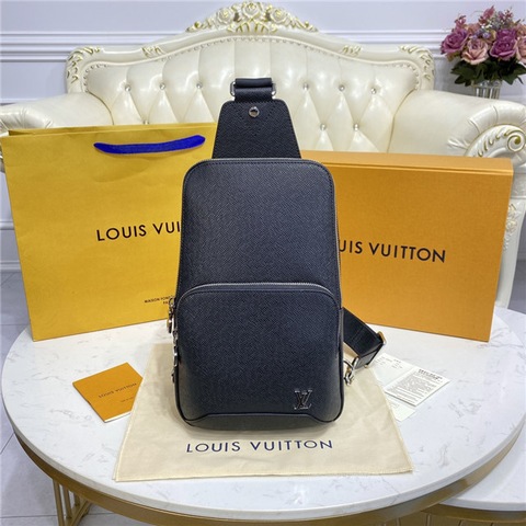 Avenue sling bag vs trio messenger bag? : r/Louisvuitton