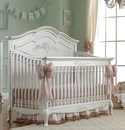 Beautiful designer crib / cot