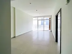 6 Years Pp | Park And Metro Station View |occupied