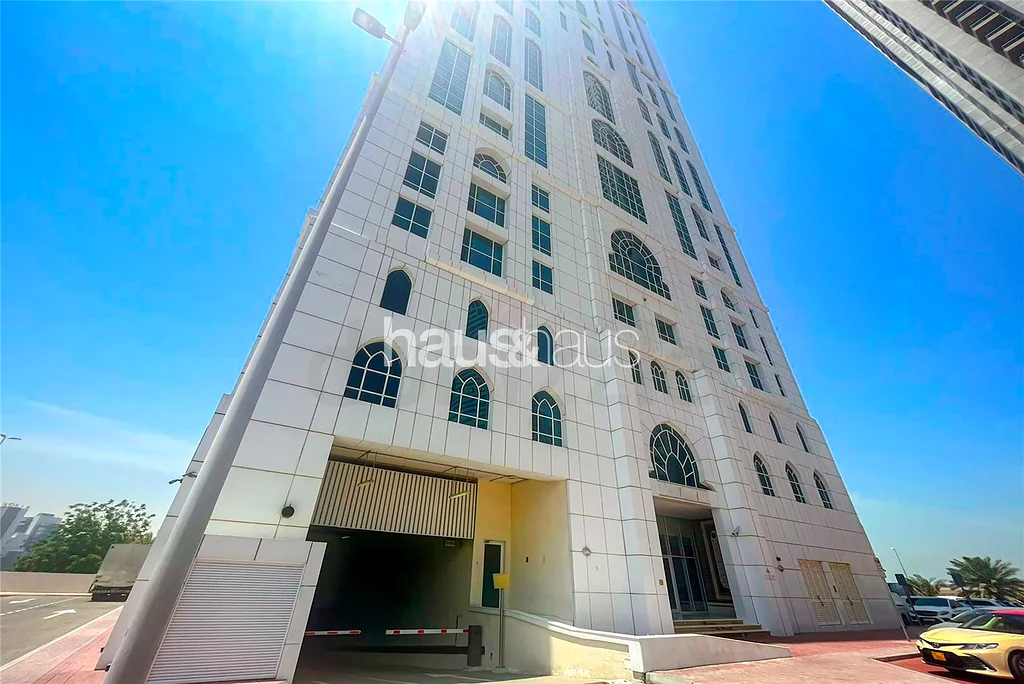 Fitted Office | Sheikh Zayed Road View | Dmcc
