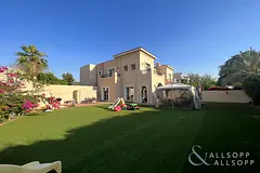 Exclusive | Lake Backing | 5,526 Sqft Plot