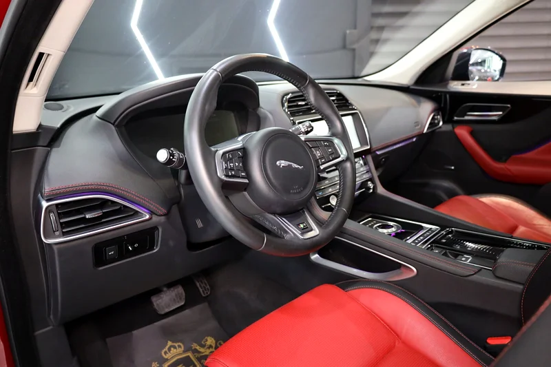 Jaguar F-Pace 2018,GCC Specs, Meridian Sound System!!63177100013571114