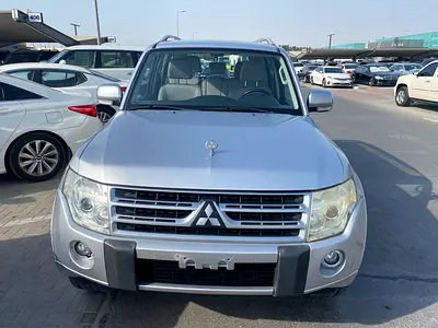 Mitsbish pajero 2010 silver cokor fullopshin GcC calen car