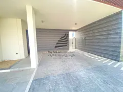 Contemporary Style | Corner Unit | Open Kitchen