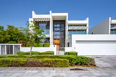 Prime Location Large Plot 5br Contemporary