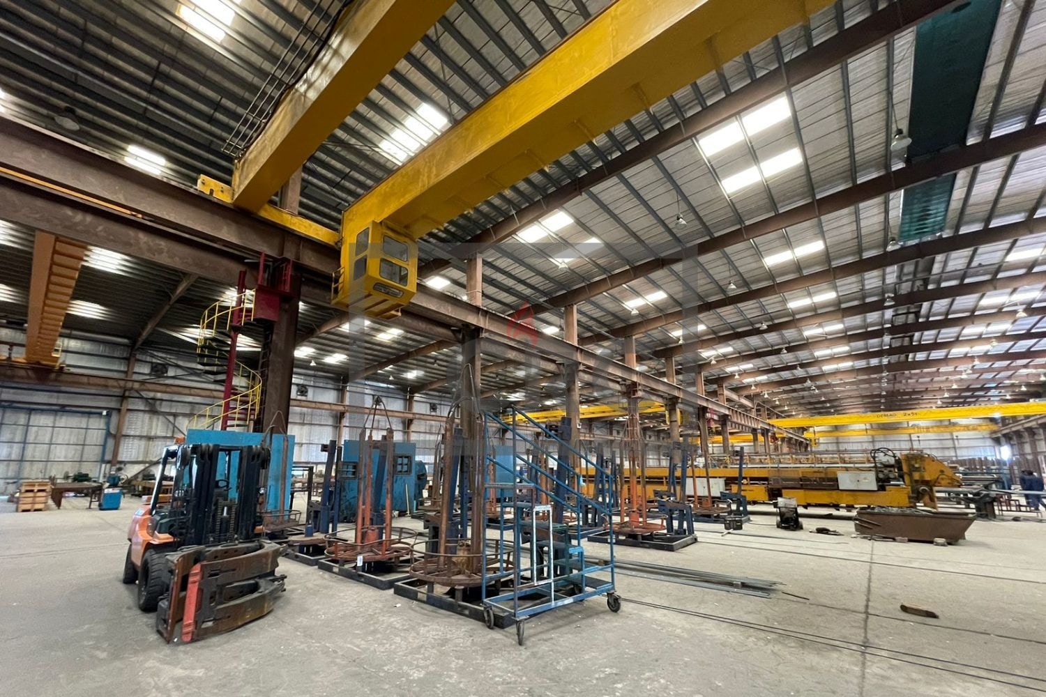 Manufacturing Warehouse | Cranes | Big Plot