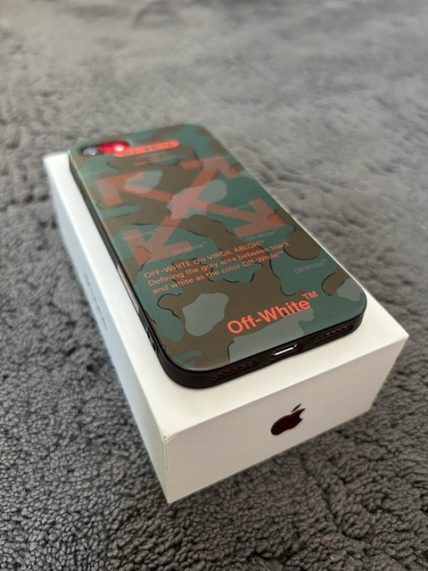 Supreme Camo iPhone SE (2020) Case