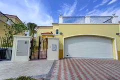 Best Deal Away From Cables 4 Bedroom District 8