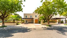 Upgraded | Lake View | Option To Rent Furnished