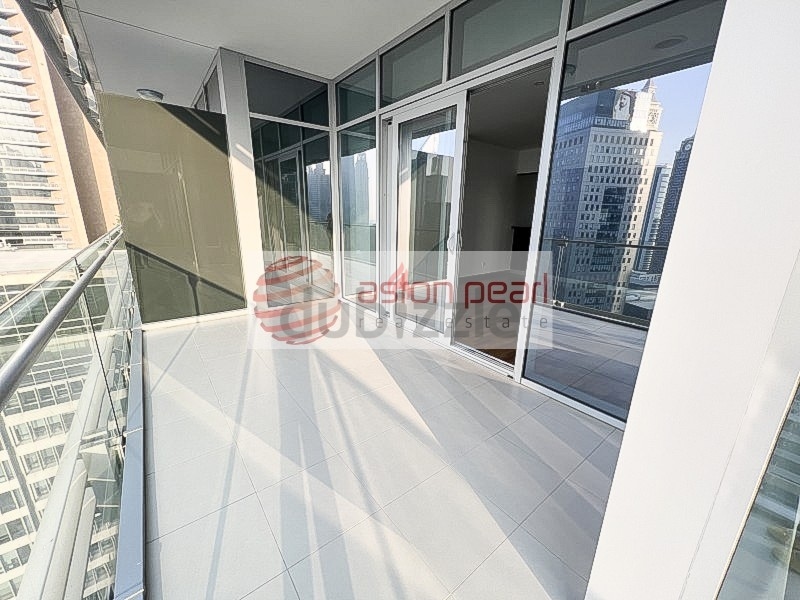 Bright | Spacious Balcony |difc View | Cozy Layout
