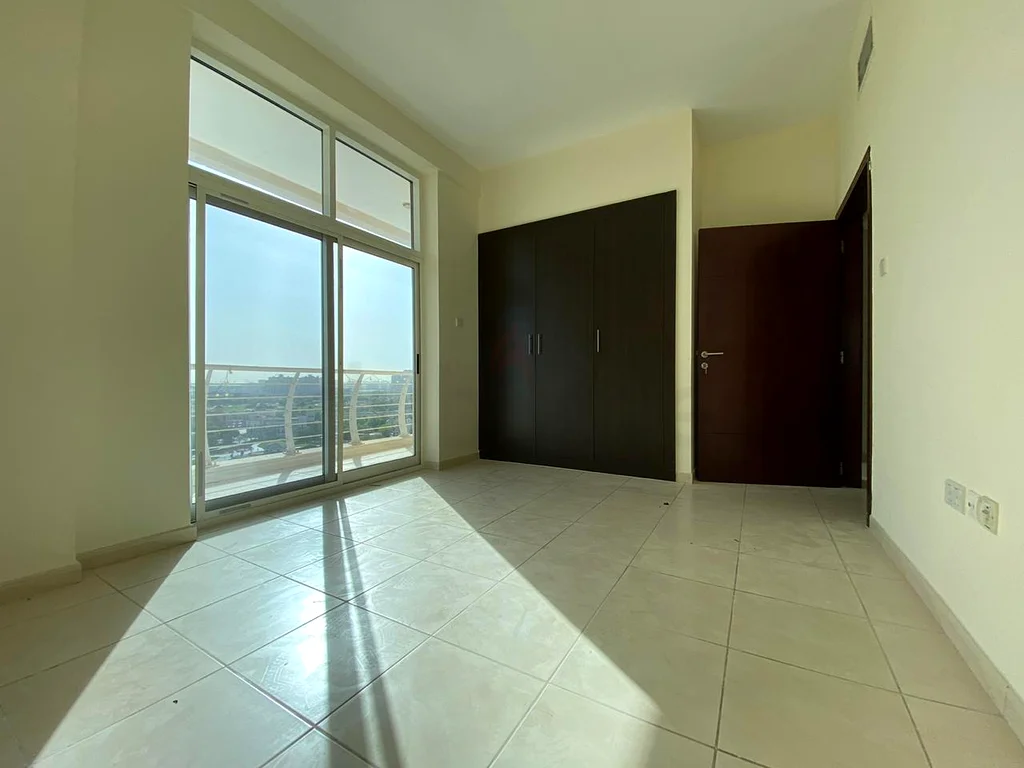 Full Golf View 2 Bhk Close Kitchen For Sale @800k