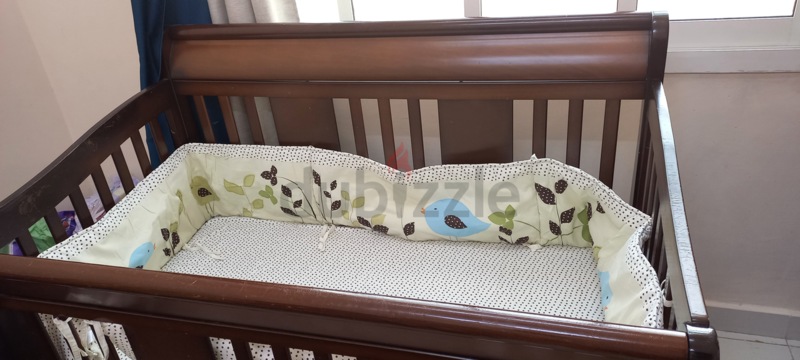 Giggles shop baby crib