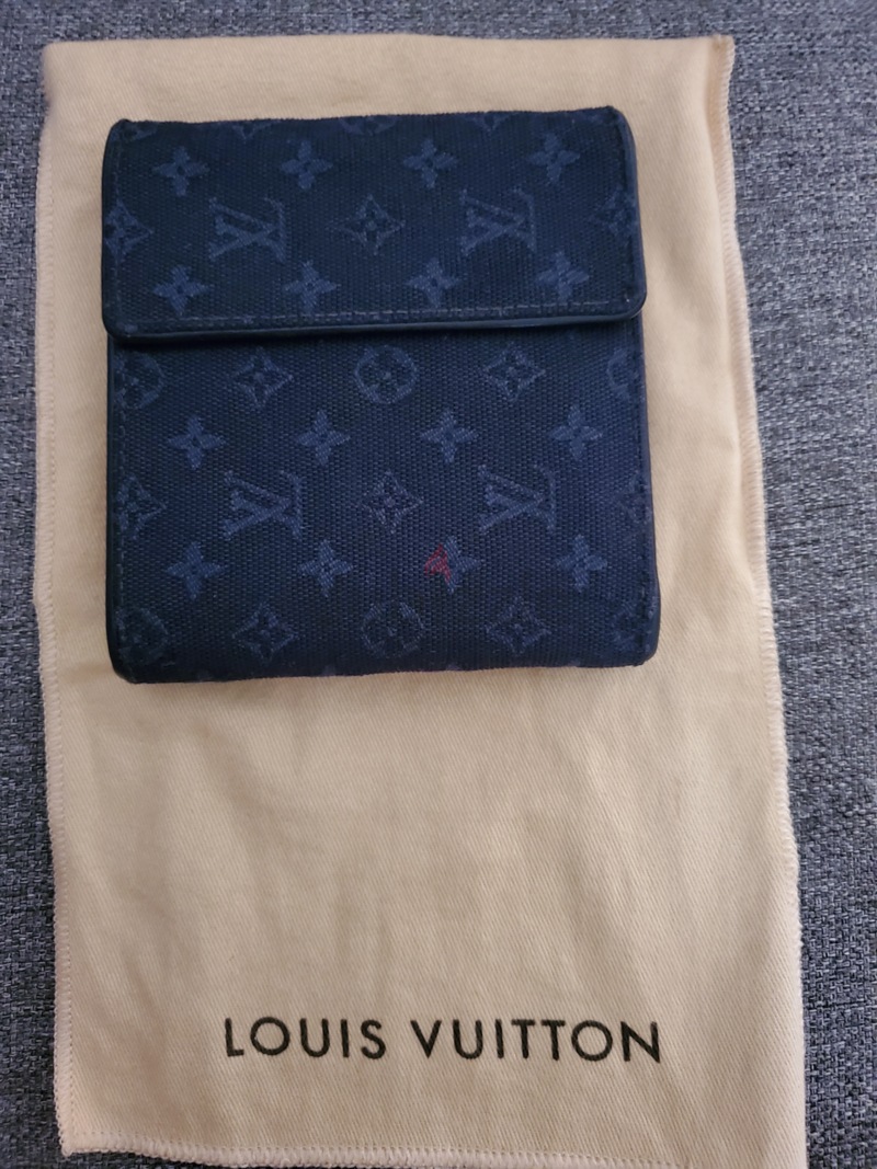 Louis Vuitton Monogram Canvas Porte Billets 6 Men's Wallet at