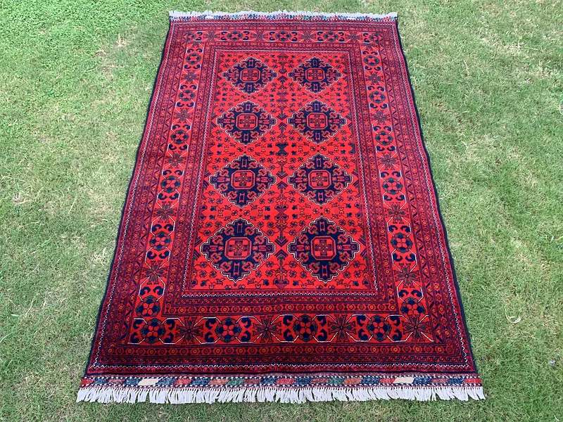 123 × 182 سم | سجادة تركمانية جميلة يدوية الصنع جديدة من نوع بيلجيك63182263362434111