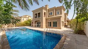 Vacant Now | Upgraded Pool And Kitchen