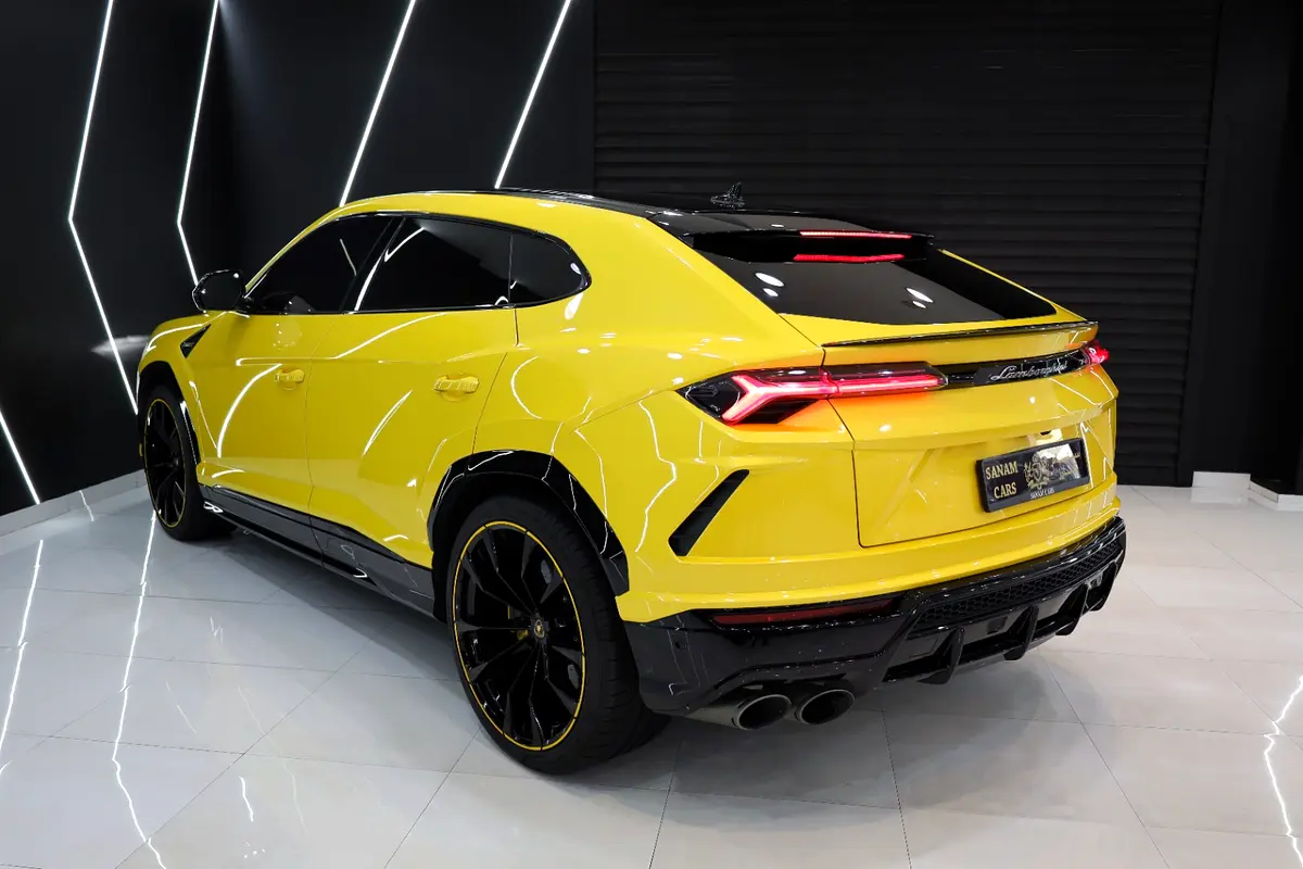 Urus Capsule Edition 2021, Carbon Fiber Interior, Rear Entertainment