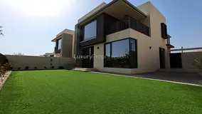 End Unit | On Green Belt | Landscaped Garden